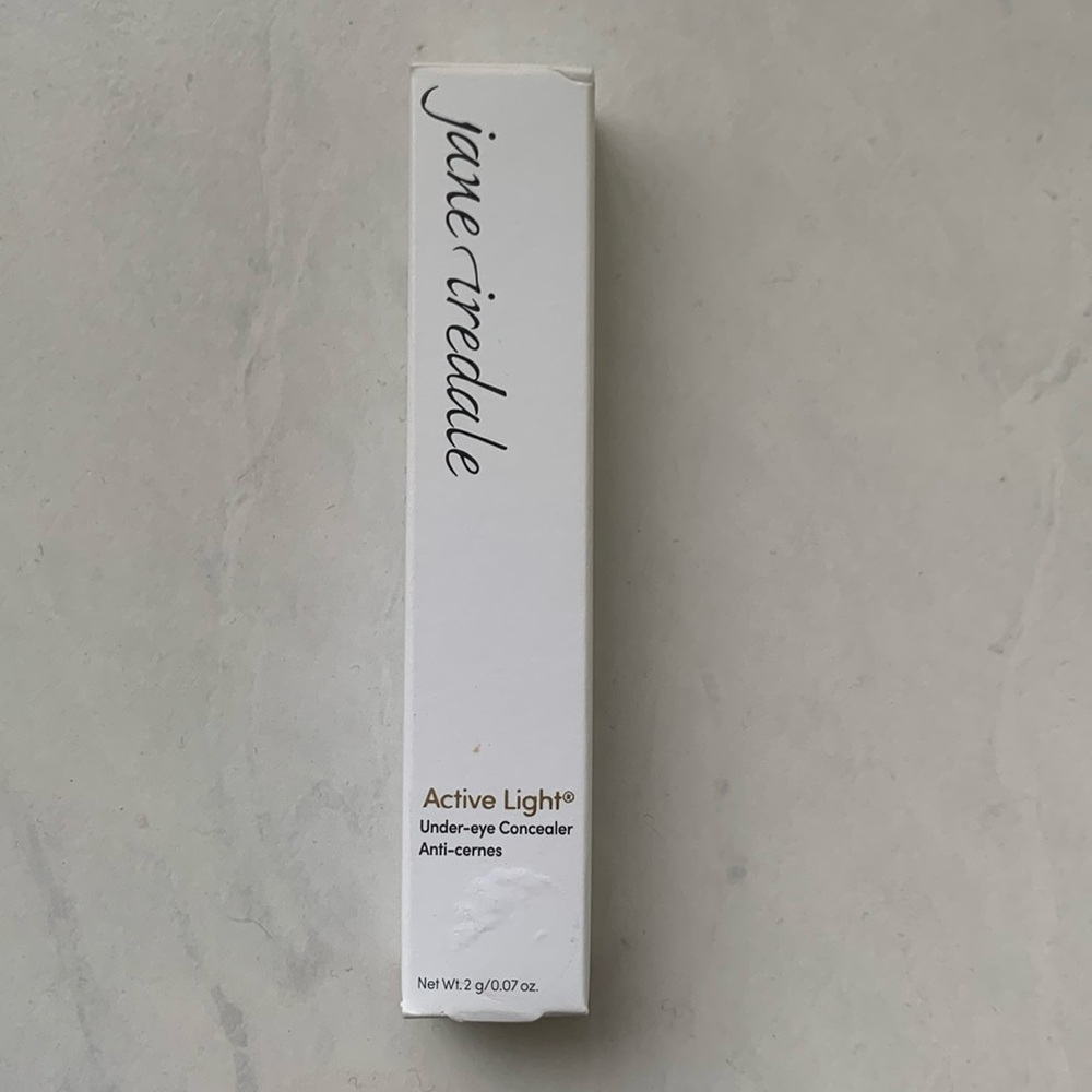 Jane Iredale- active light